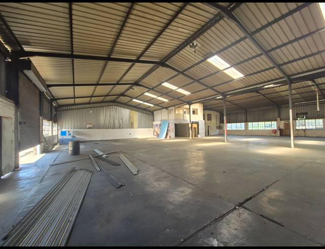 750M² WAREHOUSE TO LET IN WADEVILLE
